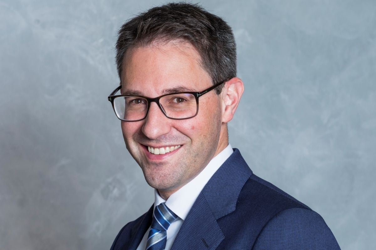 Dr. Stefan Bürzle_WEB