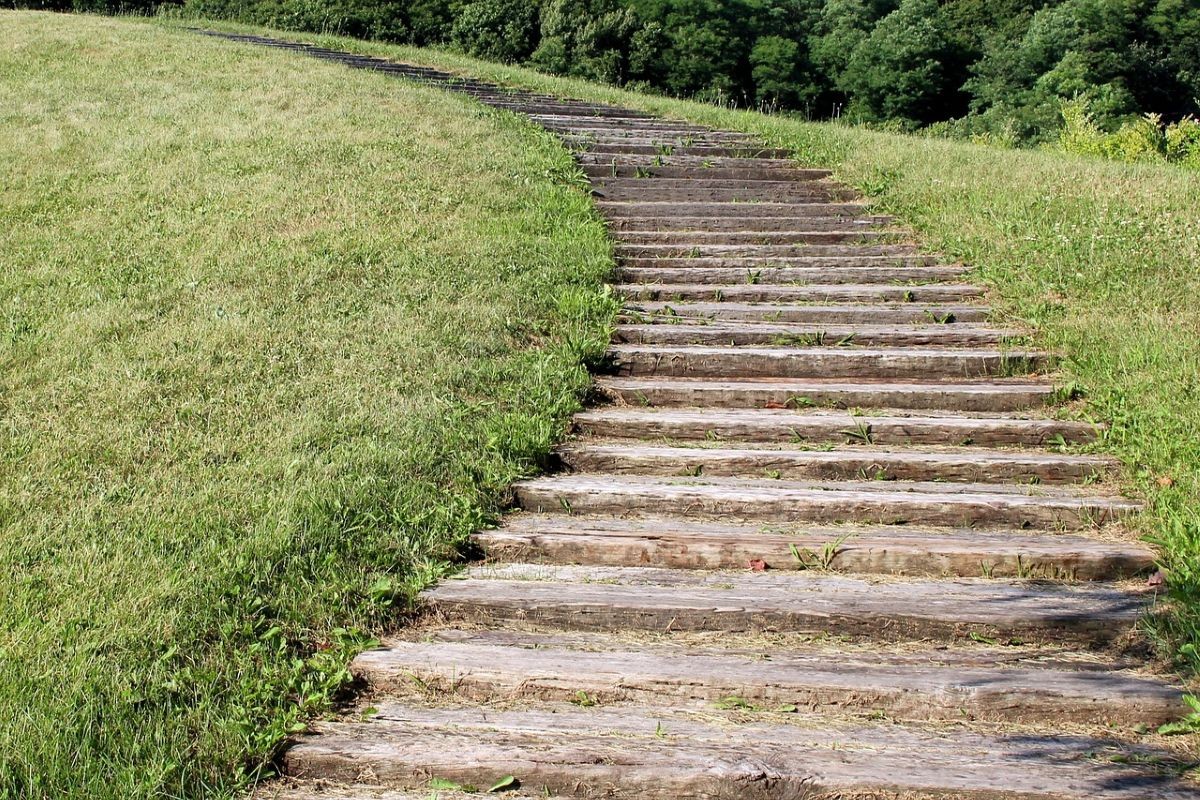 stairs 2191615 1280 web